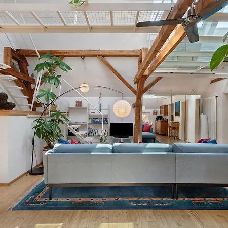 Kuenstlernest Im Winzerort