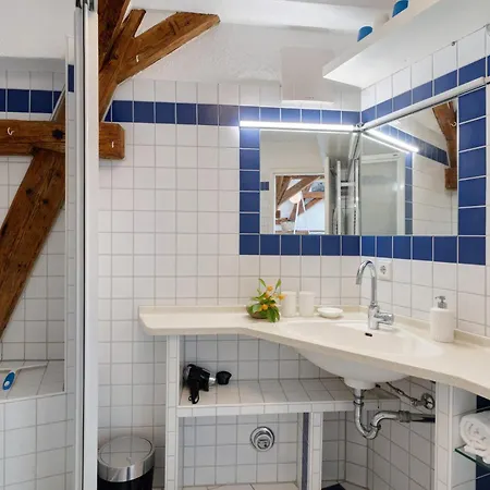 Kuenstlernest Im Winzerort *