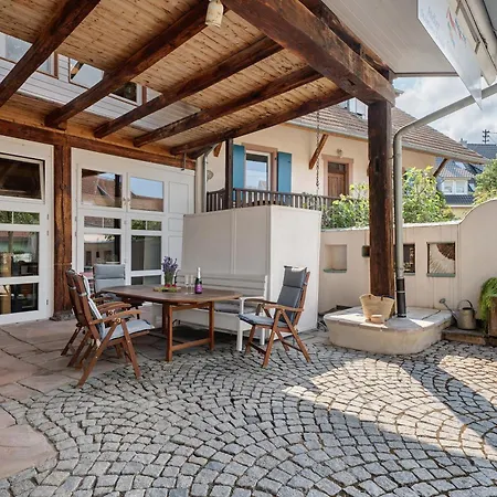 Kuenstlernest Im Winzerort ווגטסבורג