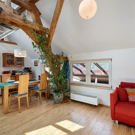 Kuenstlernest Im Winzerort ווגטסבורג